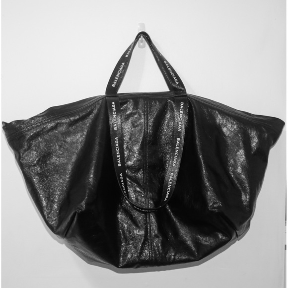 Balenciaga Logo Embossed Holdall Duffle Bag - Picture 2 of 3